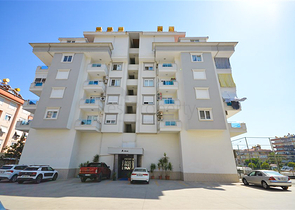 Penthouse mit 7+1 Grundriss mit separater Küche im Zentrum von Alanya