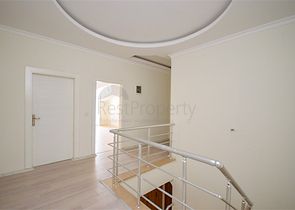 Penthouse mit 7+1 Grundriss mit separater Küche im Zentrum von Alanya