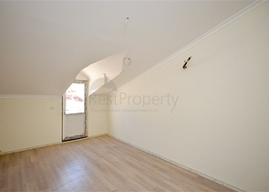 Penthouse mit 7+1 Grundriss mit separater Küche im Zentrum von Alanya