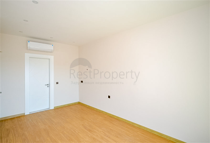 Zweistöckiges 3+1 Penthouse mit geschlossenem Parkplatz und Meerblick in Alanya