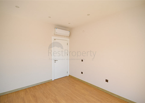 Zweistöckiges 3+1 Penthouse mit geschlossenem Parkplatz und Meerblick in Alanya