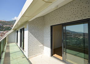 Zweistöckiges 3+1 Penthouse mit geschlossenem Parkplatz und Meerblick in Alanya