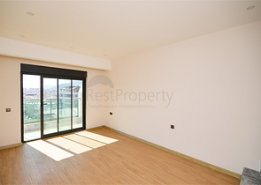 Zweistöckiges 3+1 Penthouse mit geschlossenem Parkplatz und Meerblick in Alanya