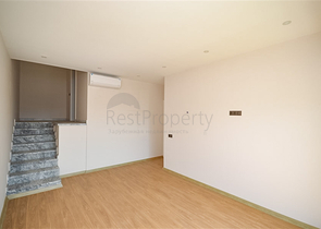 Zweistöckiges 3+1 Penthouse mit geschlossenem Parkplatz und Meerblick in Alanya