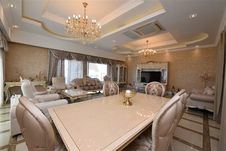 Penthouse 4+1 in Mahmutlar/Alanya