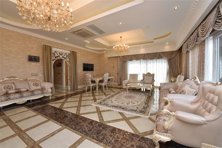 Penthouse 4+1 in Mahmutlar/Alanya