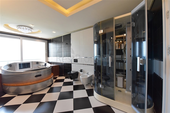 Penthouse 4+1 in Mahmutlar/Alanya