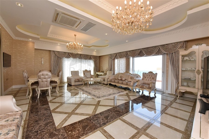 Penthouse 4+1 in Mahmutlar/Alanya