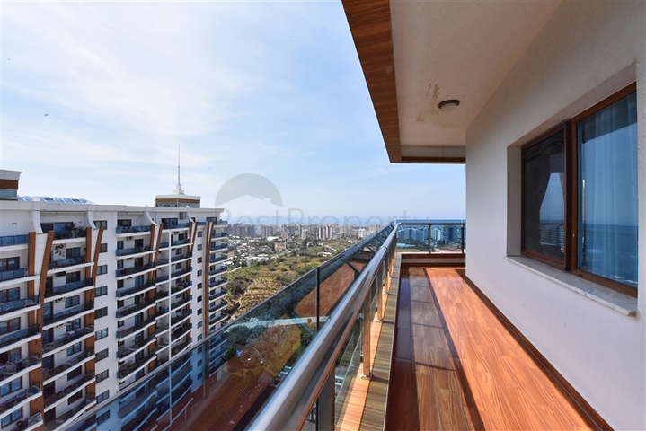 Penthouse 4+1 in Mahmutlar/Alanya