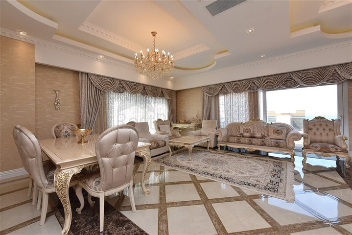 Penthouse 4+1 in Mahmutlar/Alanya