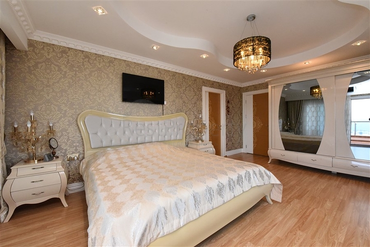 Penthouse 4+1 in Mahmutlar/Alanya