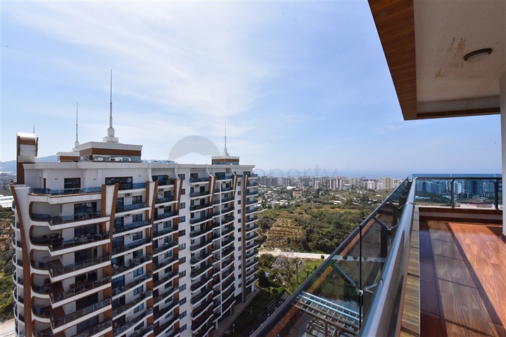 Penthouse 4+1 in Mahmutlar/Alanya