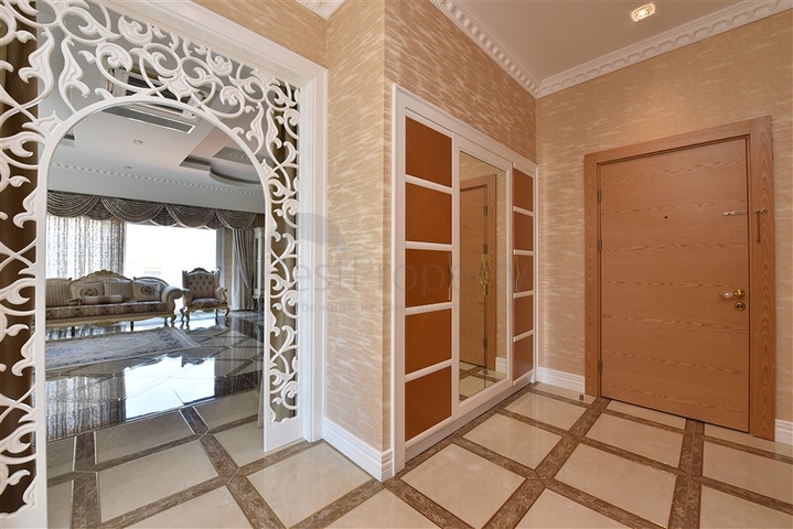 Penthouse 4+1 in Mahmutlar/Alanya