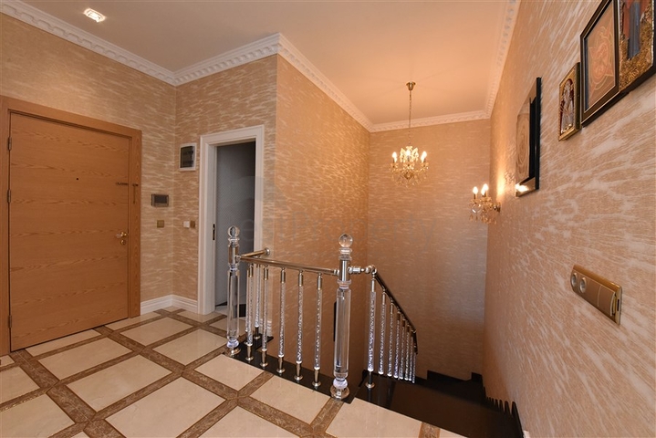 Penthouse 4+1 in Mahmutlar/Alanya