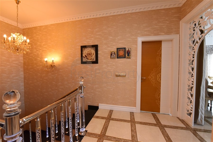 Penthouse 4+1 in Mahmutlar/Alanya