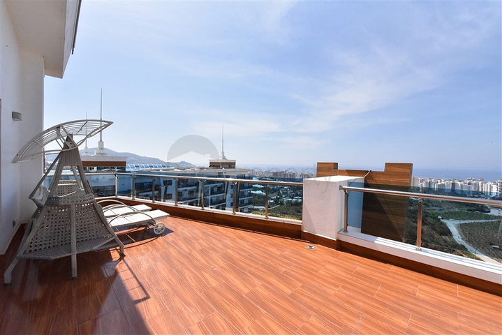 Penthouse 4+1 in Mahmutlar/Alanya