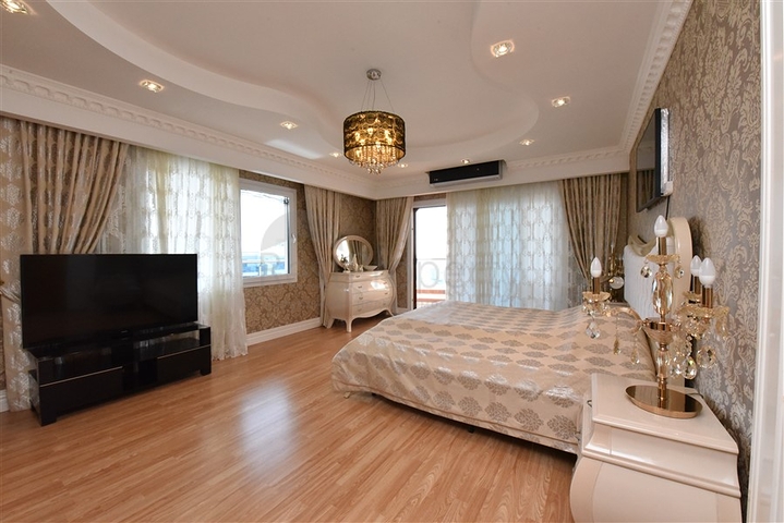 Penthouse 4+1 in Mahmutlar/Alanya