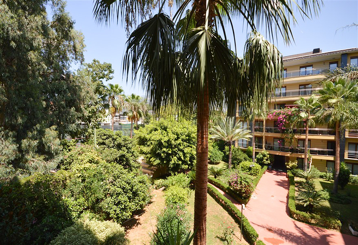 2+1 Wohnung in der ersten Zeile im Zentrum von Alanya