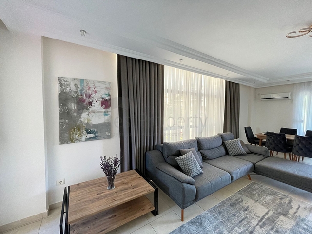 Geräumige 2+1 Wohnung im zentralen Bereich von Alanya