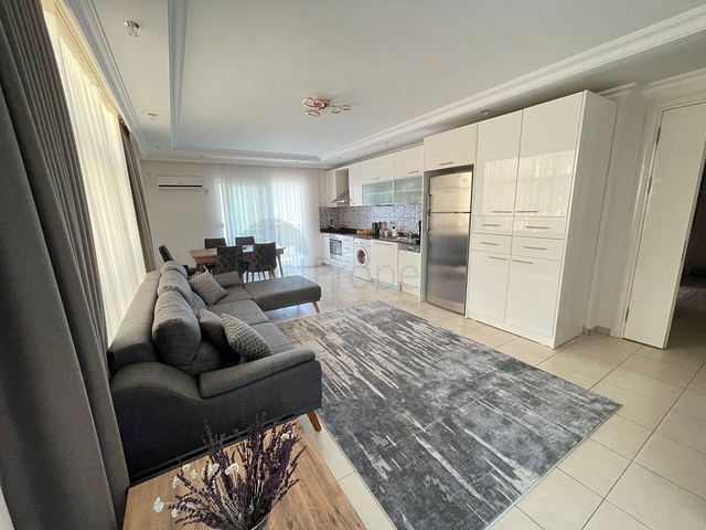 Geräumige 2+1 Wohnung im zentralen Bereich von Alanya