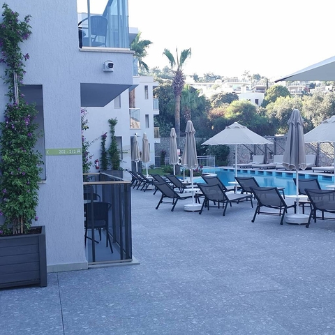 Wir präsentieren ein einzigartiges Boutique-Apartmenthotel, ideal gelegen in einem der beliebtesten Touristengebiete von Bodrum. 