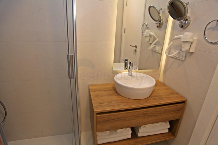 Wir präsentieren ein einzigartiges Boutique-Apartmenthotel, ideal gelegen in einem der beliebtesten Touristengebiete von Bodrum. 