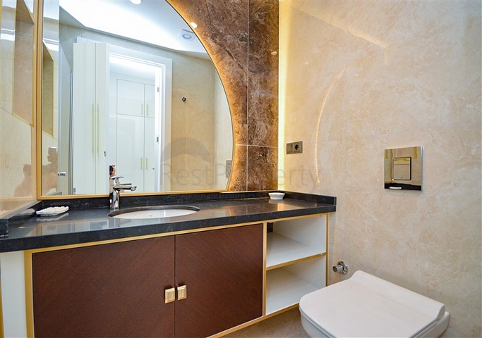 2+1 Penthouse mit schöner Aussicht in der Nähe von Kleopatra Beach zur Miete