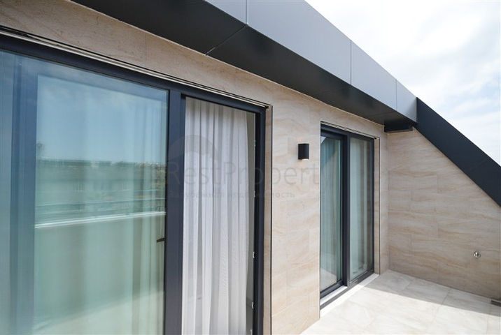 2+1 Penthouse mit schöner Aussicht in der Nähe von Kleopatra Beach zur Miete