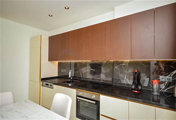 2+1 Penthouse mit schöner Aussicht in der Nähe von Kleopatra Beach zur Miete