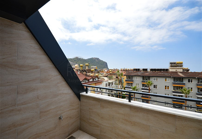 2+1 Penthouse mit schöner Aussicht in der Nähe von Kleopatra Beach zur Miete