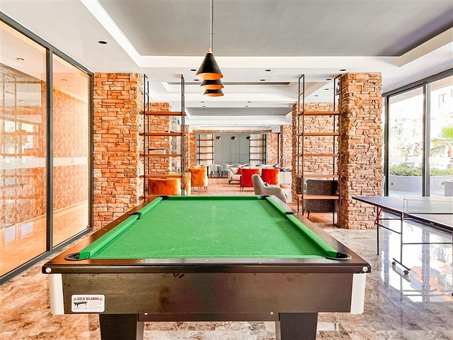 Geräumige 3+1-Wohnung in einem neuen Komplex mit voller Infrastruktur 