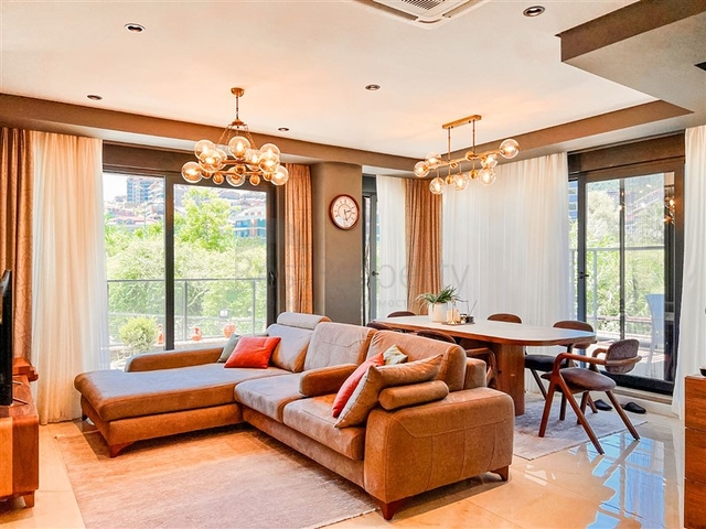 Geräumige 3+1-Wohnung in einem neuen Komplex mit voller Infrastruktur 