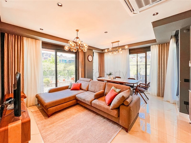 Geräumige 3+1-Wohnung in einem neuen Komplex mit voller Infrastruktur 