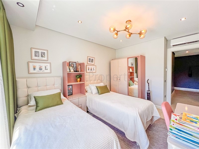 Geräumige 3+1-Wohnung in einem neuen Komplex mit voller Infrastruktur 