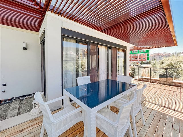 Geräumige 3+1-Wohnung in einem neuen Komplex mit voller Infrastruktur 