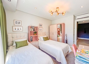 Geräumige 3+1-Wohnung in einem neuen Komplex mit voller Infrastruktur 