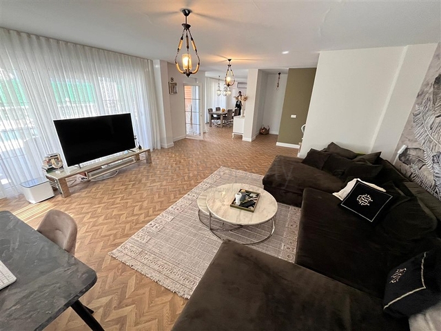 Villa für die Staatsbürgerschaft im Stadtteil Kestel