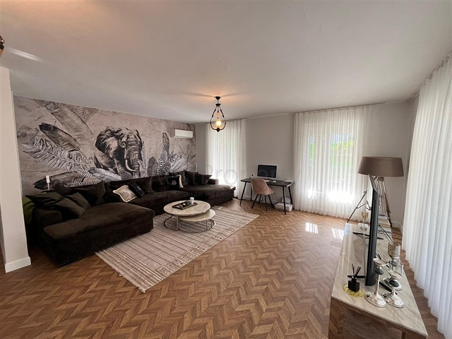 Villa für die Staatsbürgerschaft im Stadtteil Kestel