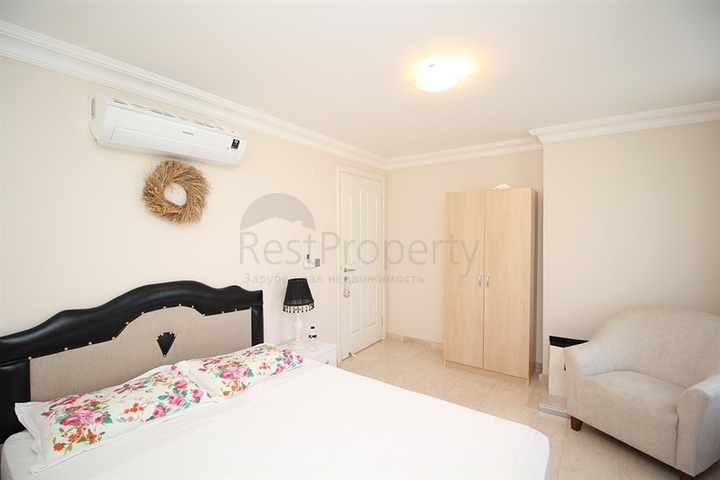 Möblierte 4+1 freistehende Villa im Stadtteil Tepe