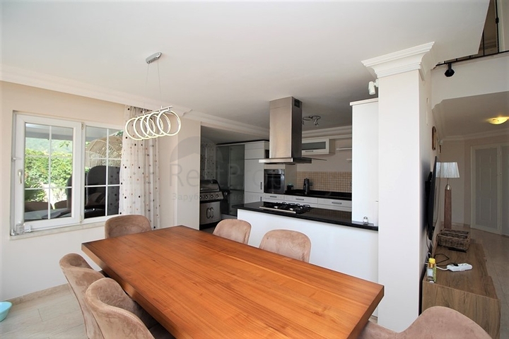 Möblierte 4+1 freistehende Villa im Stadtteil Tepe