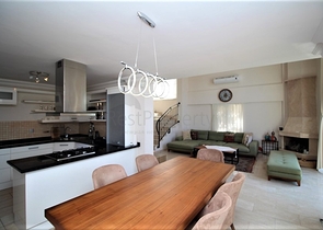 Möblierte 4+1 freistehende Villa im Stadtteil Tepe