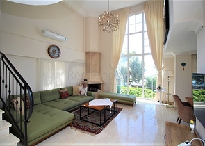 Möblierte 4+1 freistehende Villa im Stadtteil Tepe