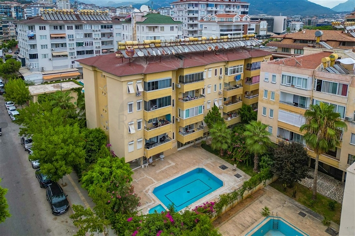Renovierte Zweizimmerwohnung 400 m vom Meer entfernt in Alanya