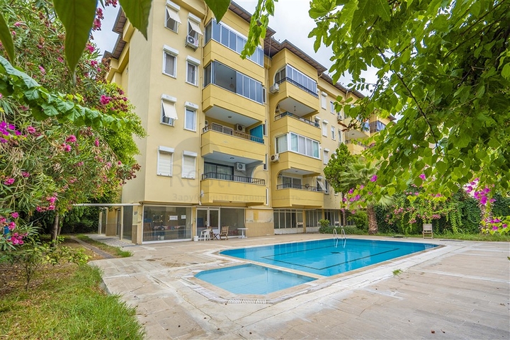 Renovierte Zweizimmerwohnung 400 m vom Meer entfernt in Alanya