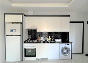 Möblierte Wohnung mit einem Schlafzimmer, bereit sich zu bewegen