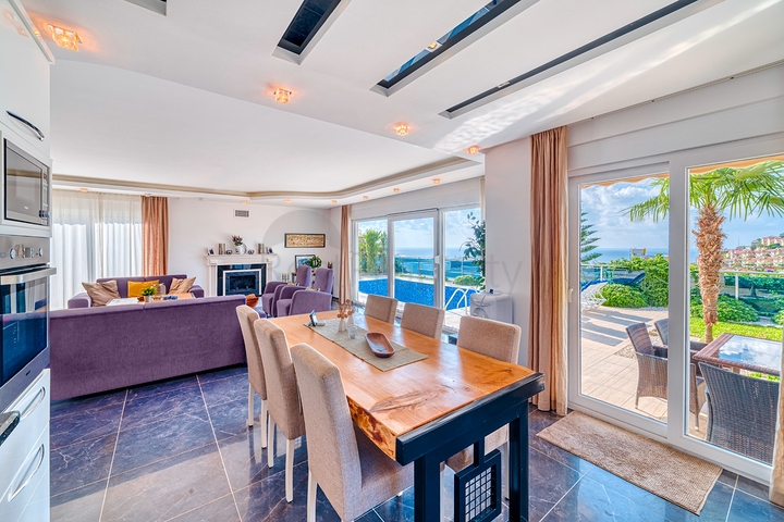 4+1 private Villa mit Panoramablick in der Gegend von Kargicak