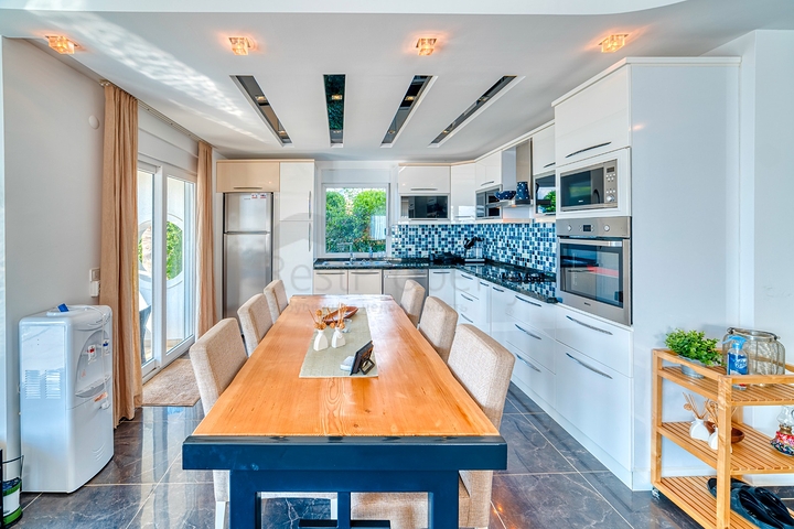 4+1 private Villa mit Panoramablick in der Gegend von Kargicak