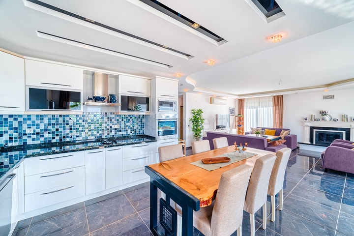 4+1 private Villa mit Panoramablick in der Gegend von Kargicak