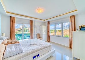 4+1 private Villa mit Panoramablick in der Gegend von Kargicak