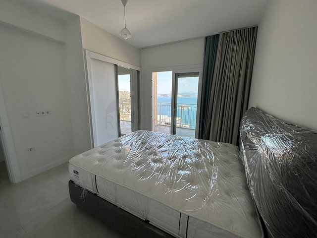 Fertige Residenz mit Panoramablick auf das Meer.